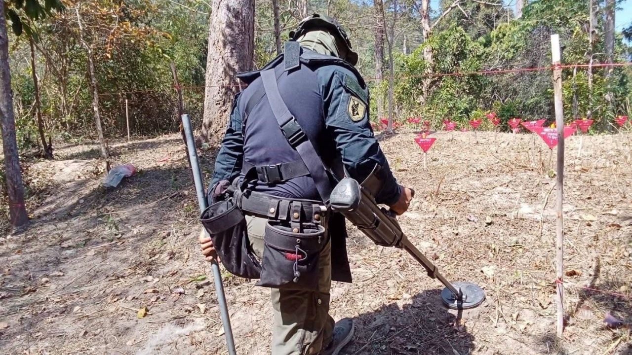 TMAC เดินหน้าปฏิบัติการเคลียร์พื้นที่ปลอดภัย ชายแดนศรีสะเกษ พบทุ่นระเบิดจำนวนมาก