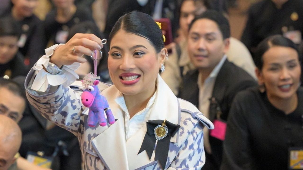 เจ้าฟ้าสิริวัณณวรี เสด็จขอนแก่น พระราชทานผ้าลายขอสมเด็จฯ