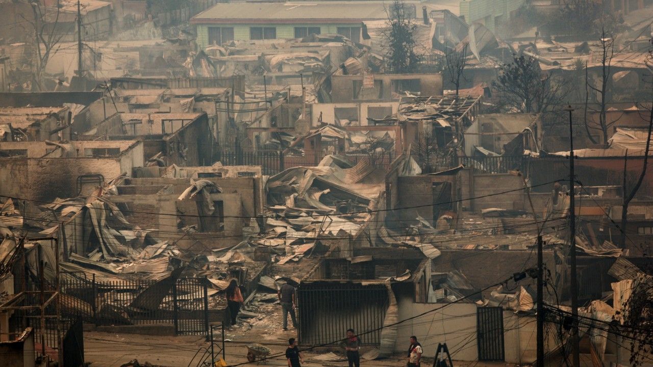 ไฟป่าในชิลีลุกลามอย่างหนัก เสียชีวิต 16 ราย อพยพ 20,000 คน