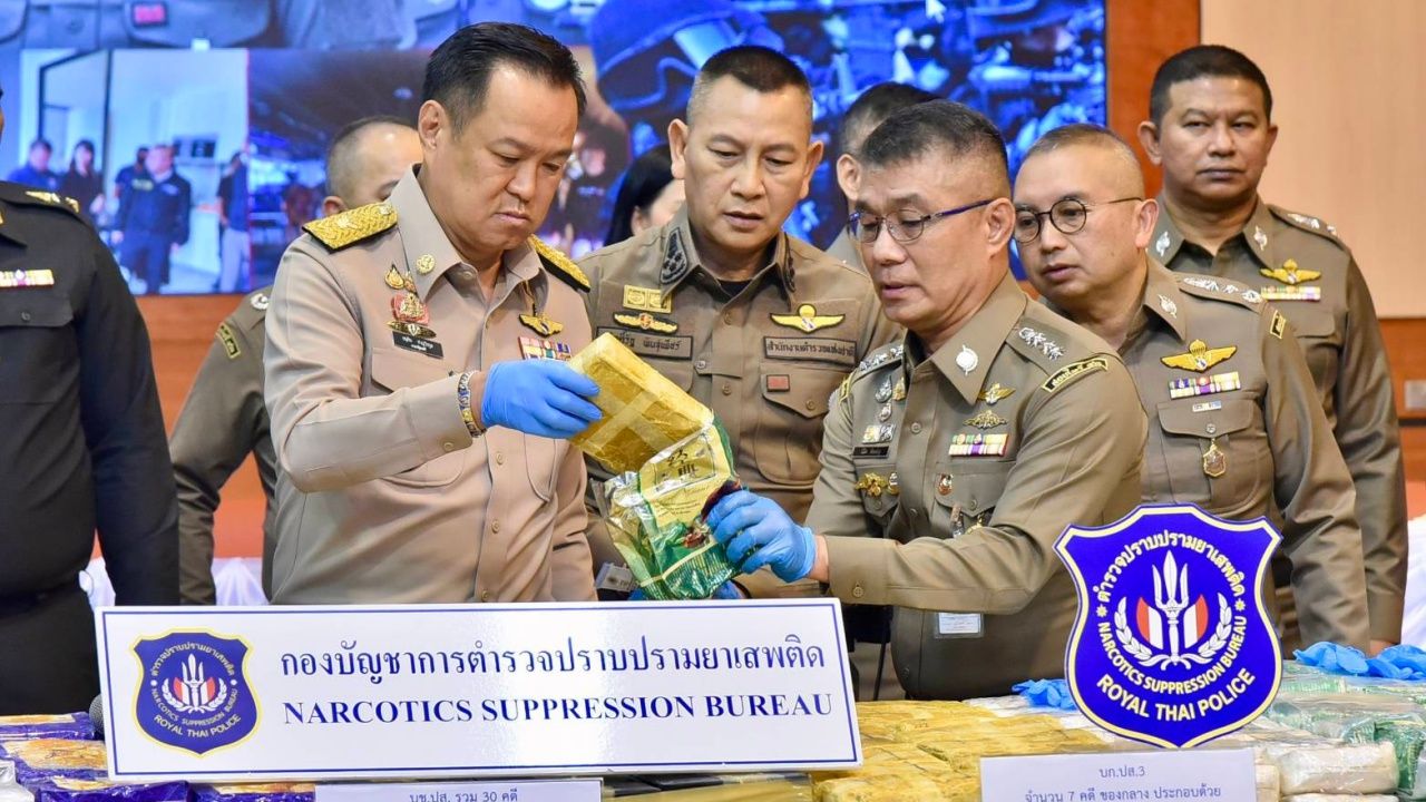 อนุทิน แถลงผลปราบปรามยาเสพติด 3 เดือน ยึดยาบ้า 330 ล้านเม็ด ไอซ์ 11 ตัน