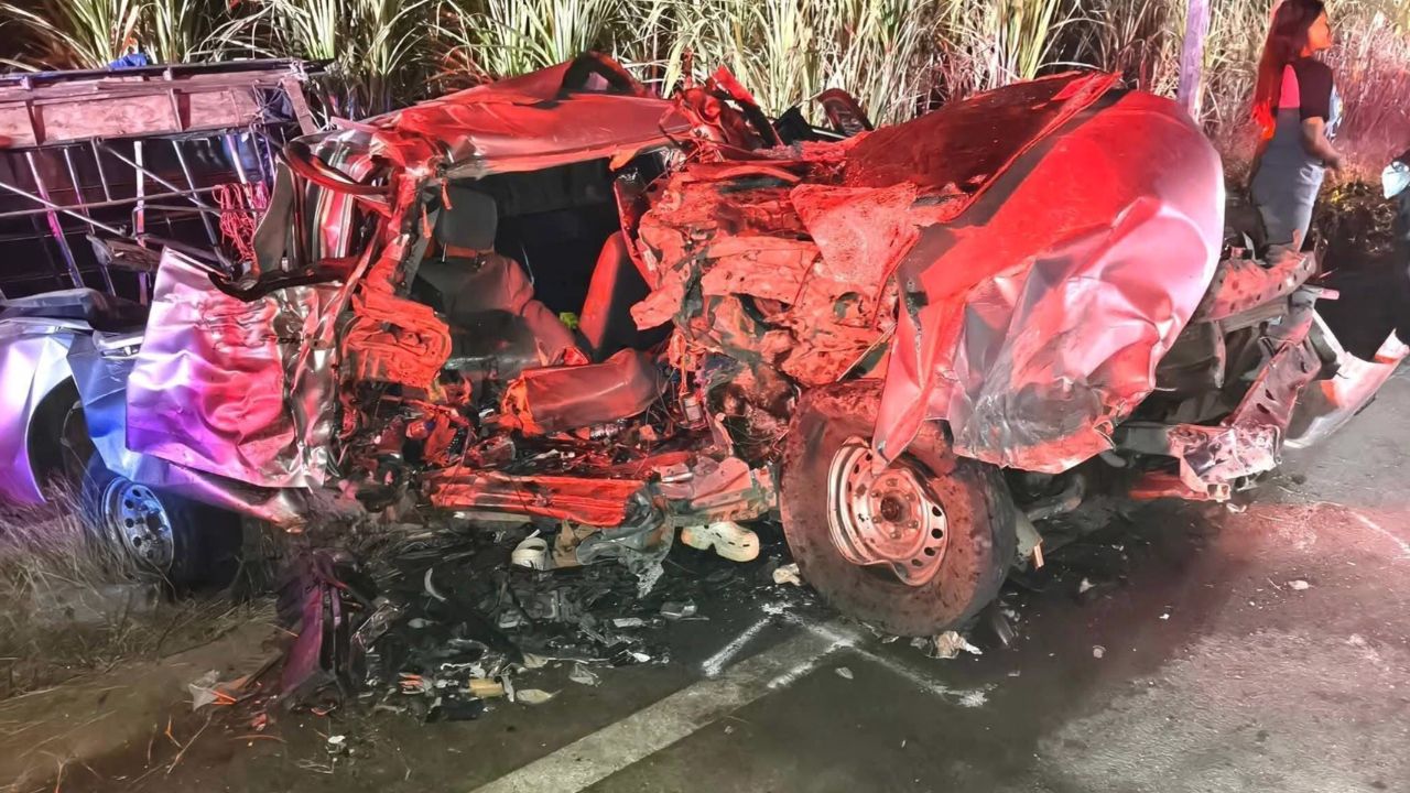 อุบัติเหตุรถกระบะขนแรงงานชาวลาวชนประสานงา ดับ 5 ราย