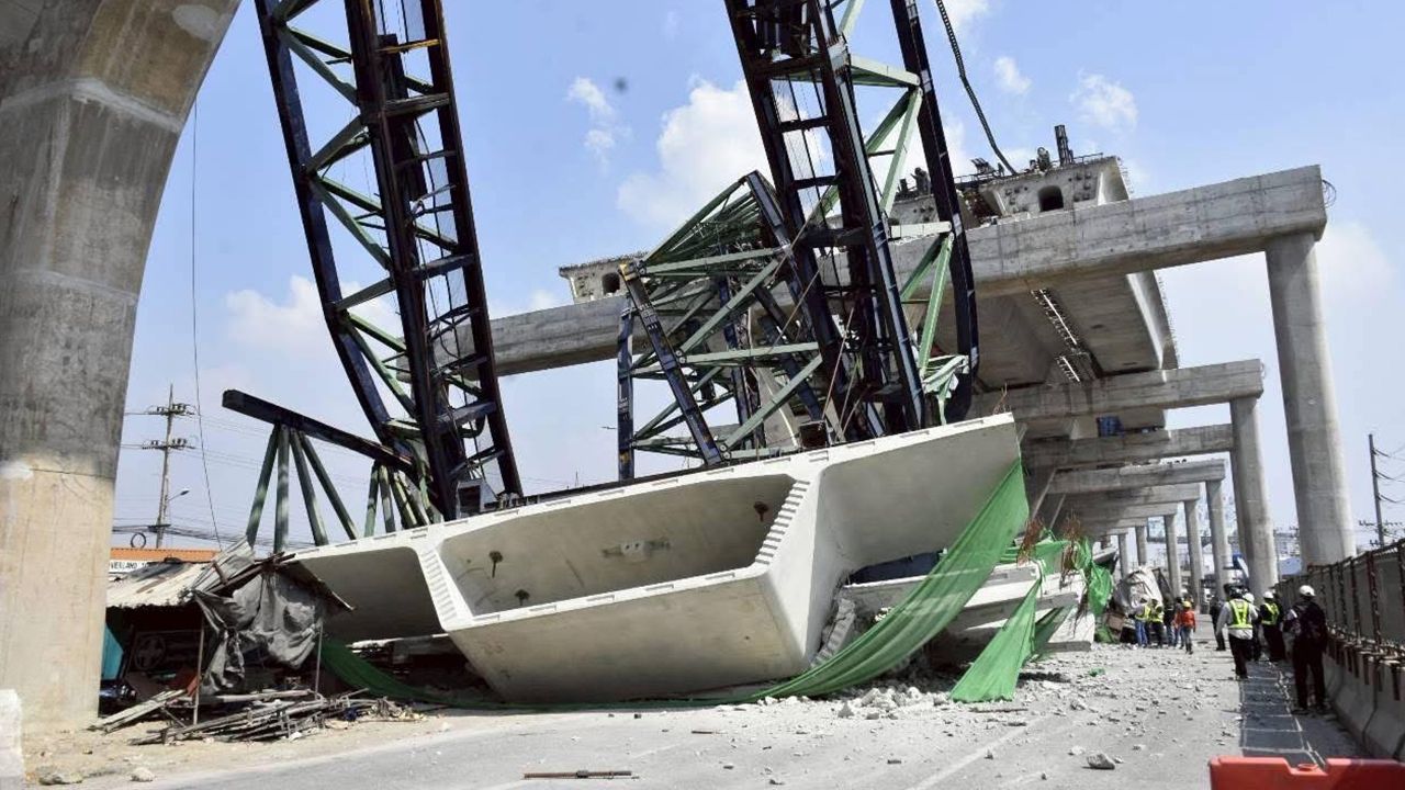 กรมทางหลวงสั่งปิดจราจร 24 ชม. หลังโครงเหล็ก M82 ร่วงบนถนนพระราม 2