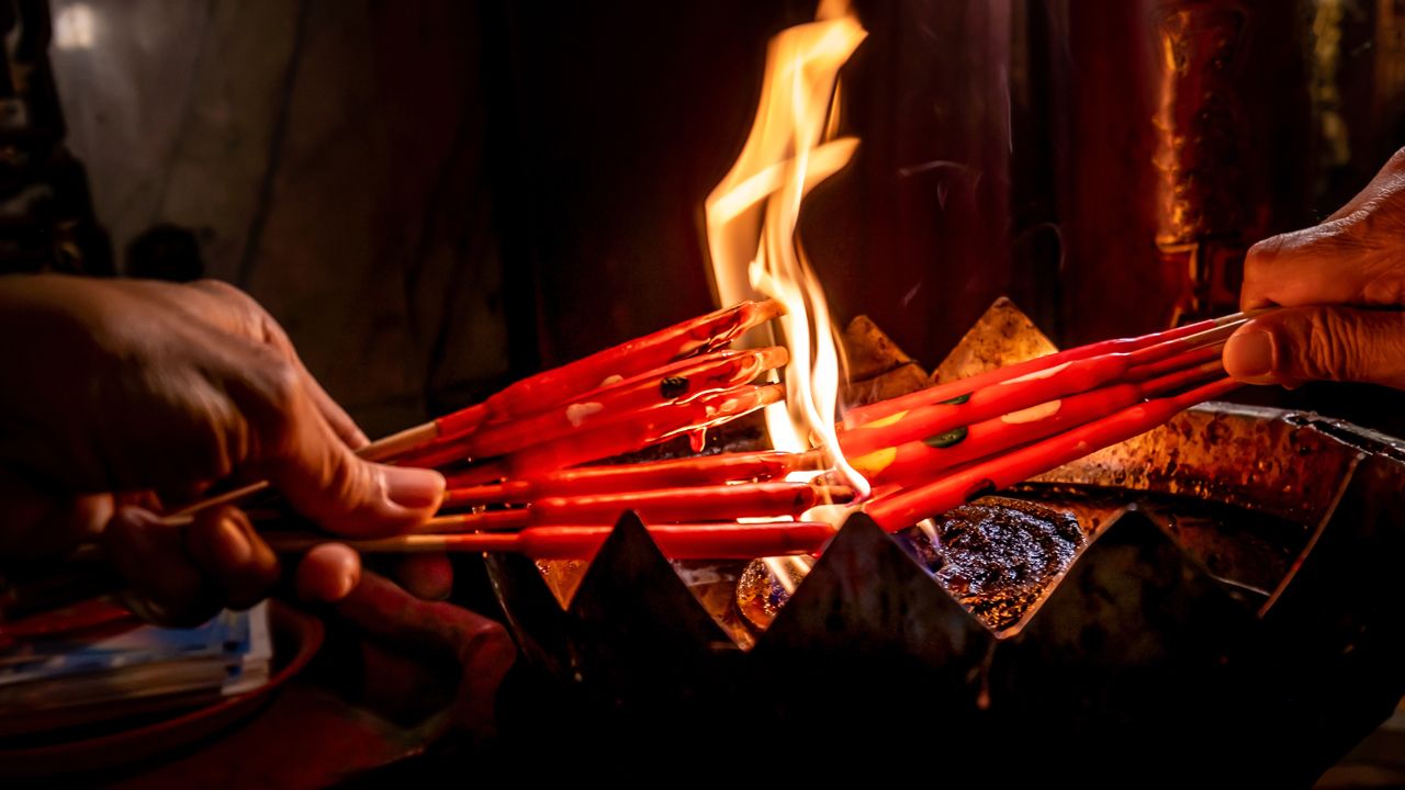 สำรวจคนกรุงฯ 65% หันพึ่งสายมู ขอพรด้านการเงิน-การงานรับปีใหม่ 2569