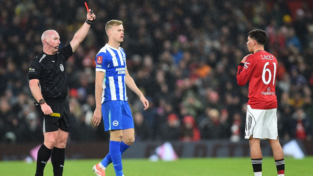 มาแล้ว "เช เลซีย์" เคลื่อนไหวล่าสุด หลังโดนใบแดง ทําแมนยู ตกรอบ 3 เอฟเอคัพ (คลิป)