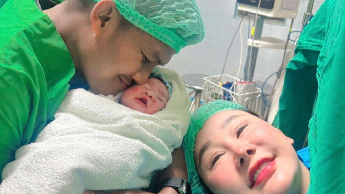 ยินดีด้วย “บัวขาว” นักมวยไทย ประกาศข่าวดีที่รอคอย รับปีใหม่ 2026