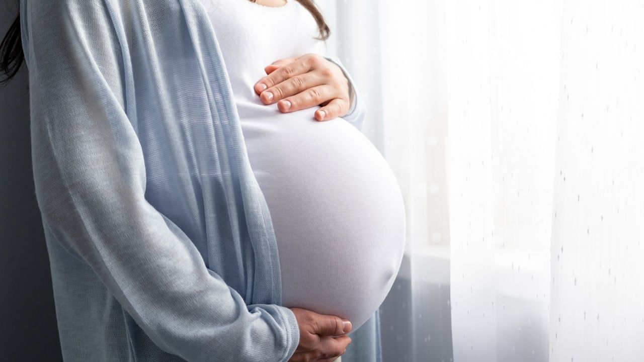 หญิงตั้งครรภ์ 8 เดือน เตรียมฟ้องครูบี๋ สอบวินัยให้กระทรวงศึกษาธิการ