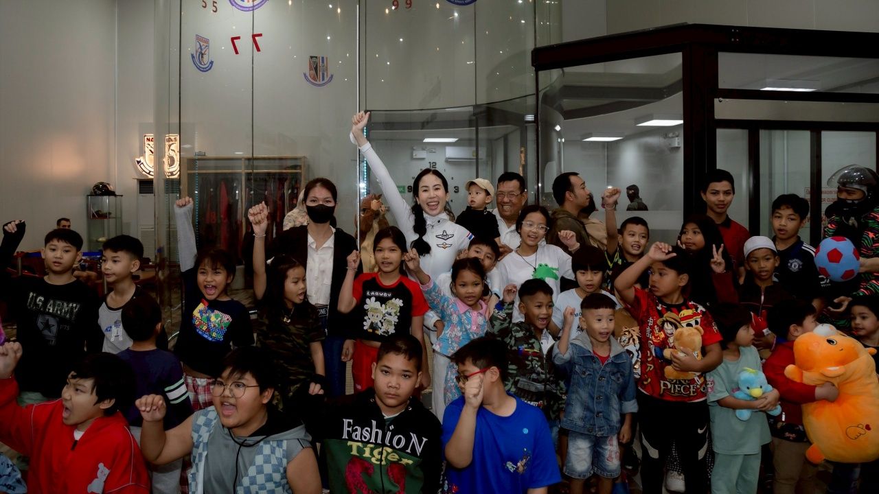 ตั๊น จิตภัสร์ ร่วมงานวันเด็กแห่งชาติ โชว์เริงระบำกลางอากาศสร้างแรงบันดาลใจ