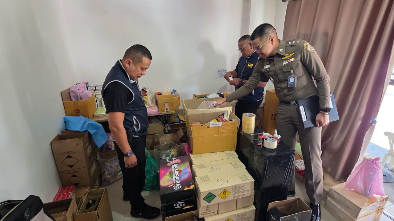 ปอศ. ทลายแหล่งซุกแก๊สหัวเราะ ยึดของกลาง 204 กระบอก