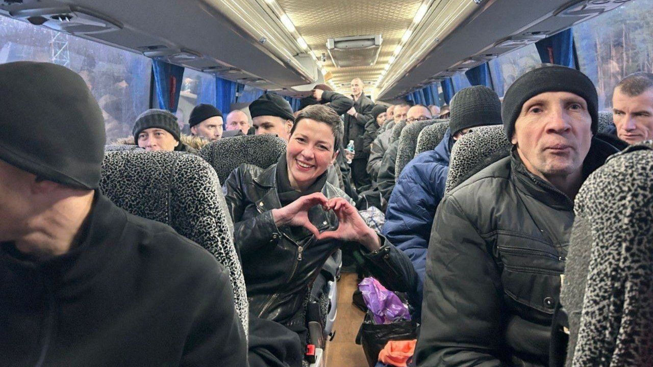 เบลารุสปล่อยนักโทษการเมือง 123 คน หลังสหรัฐฯ ตกลงยกเลิกคว่ำบาตร