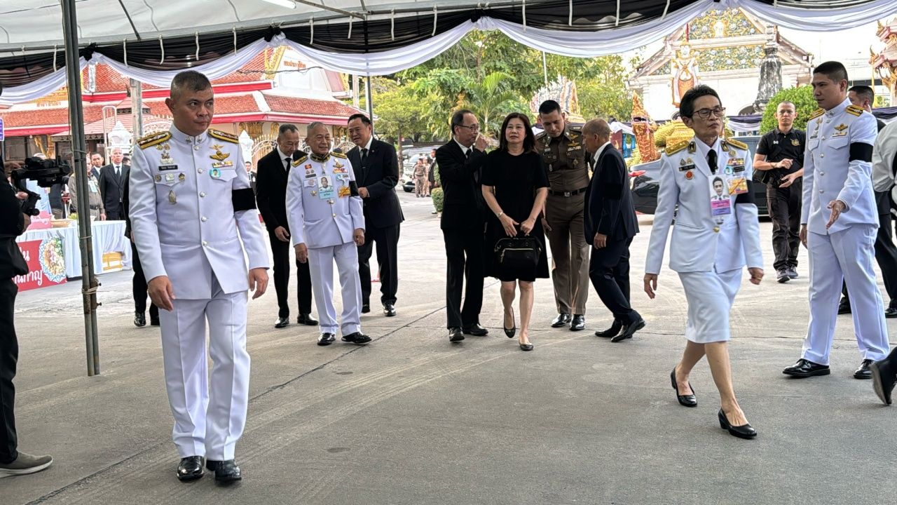 นายกรัฐมนตรีอนุทิน ร่วมสวดอภิธรรมศพมารดาราชเลขาและพล.ต.อ.ต่อศักดิ์