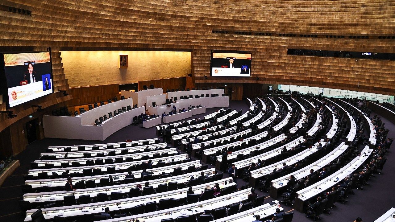 รัฐสภาลงมติไม่รับข้อเสนอประชุมลับแก้รัฐธรรมนูญ ต้องใช้เสียง 2 ใน 3