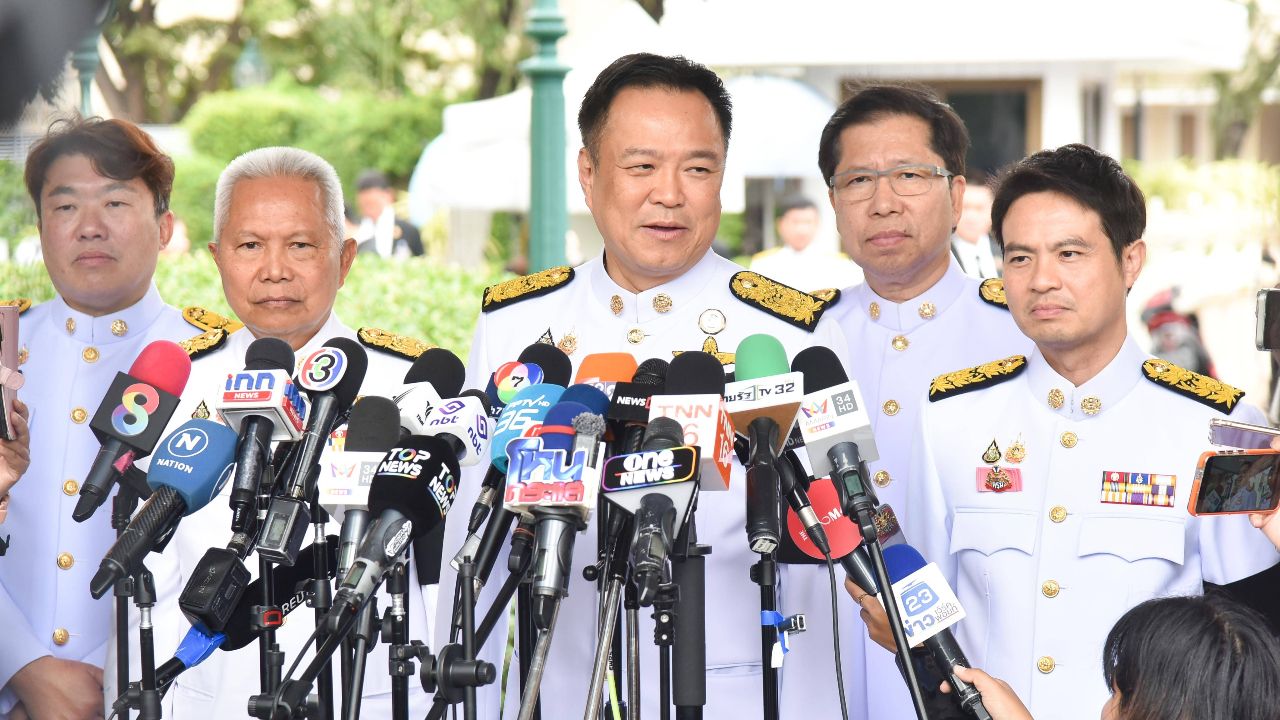 นายกฯ จ่อเข้า บก.ทท. ถกปมชายแดนไทย-กัมพูชา ก่อนคุย “ทรัมป์-อันวาร์” คืนนี้