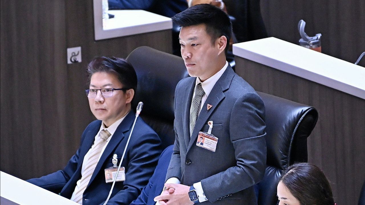 พรรคประชาชนเร่งล่าชื่อเสนอญัตติอภิปรายไม่ไว้วางใจรัฐบาล