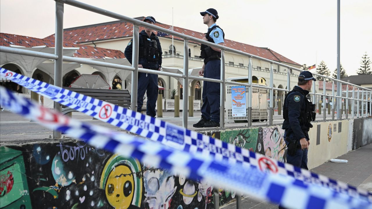 เหตุกราดยิงที่หาดบอนไดในออสเตรเลีย เสียชีวิต 15 ราย บาดเจ็บ 42