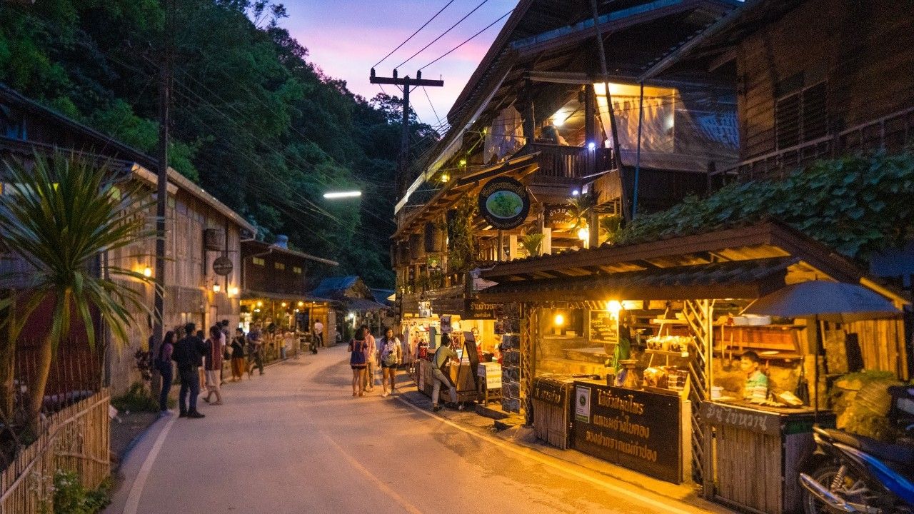 วันพ่อปีนี้ เงินสะพัดเกินหมื่นล้าน คาดผู้เดินทางกว่า 2.5 ล้านคน