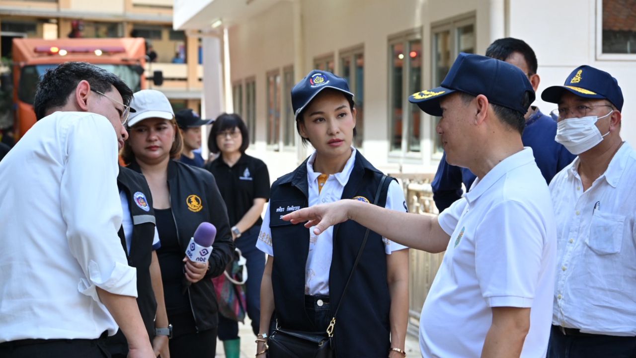 รัฐมนตรีมหาดไทยติดตามการฟื้นฟูหาดใหญ่หลังอุทกภัย