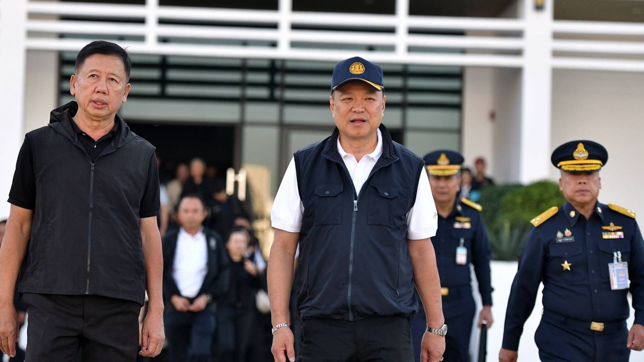 อนุทินปฏิเสธตอบกรณีนายก อบจ.สงขลาด้อยค่า อส.