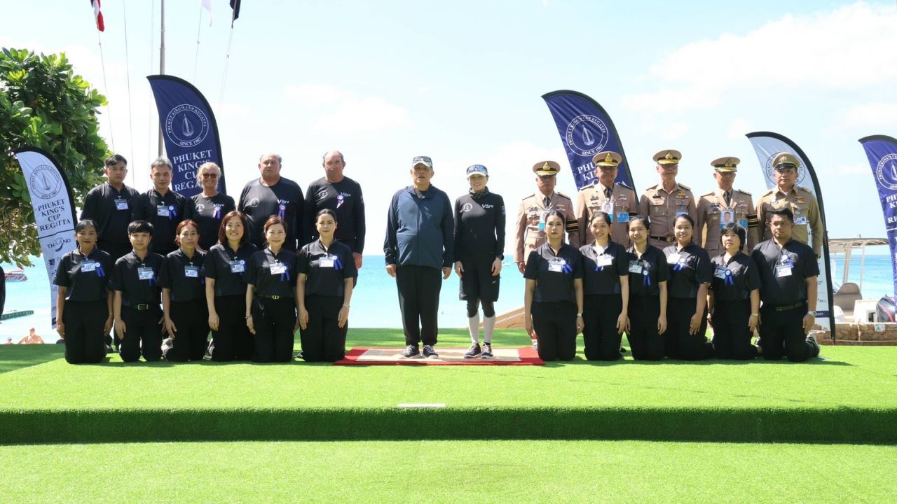 พระราชทานถ้วยรางวัลนักกีฬาเรือใบ 'ภูเก็ตคิงส์คัพรีกัตต้า' ครั้งที่ 37