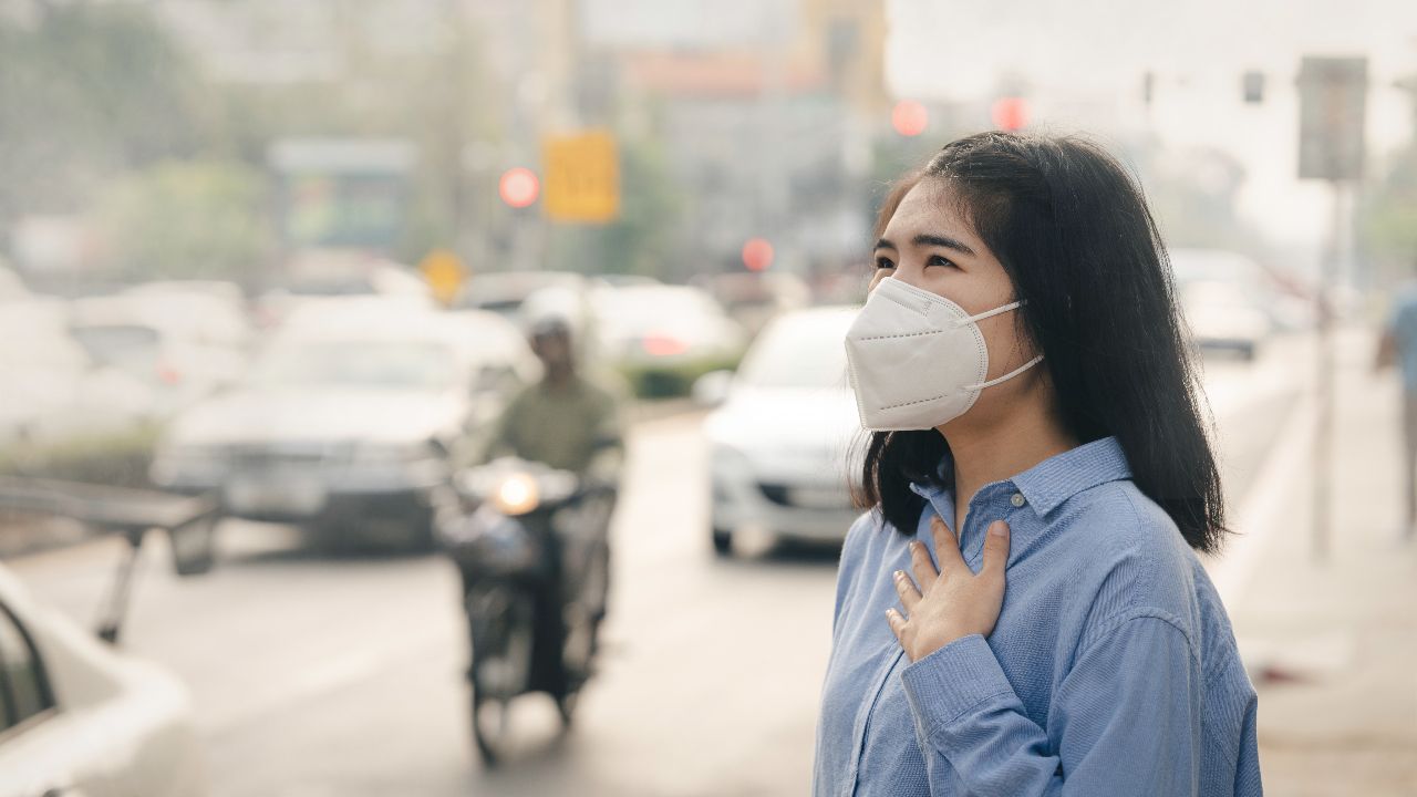 เช็กค่าฝุ่น PM 2.5 กรุงเทพฯ วันนี้มีแนวโน้มเพิ่มขึ้น เกินมาตรฐาน 5 พื้นที่