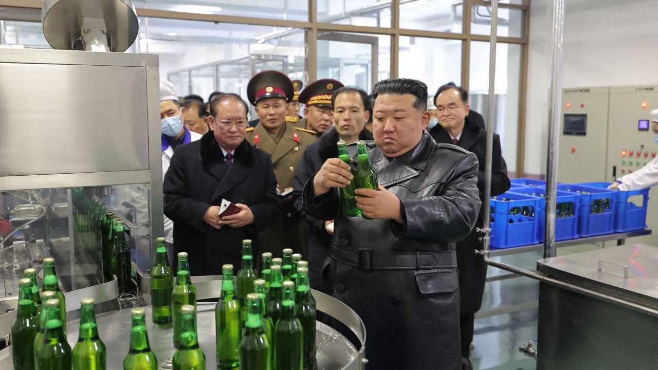 คิม จองอึน เปิดโรงงานใหม่ในเขตจังยอน ย้ำพัฒนาท้องถิ่นลดช่องว่างเมืองชนบท