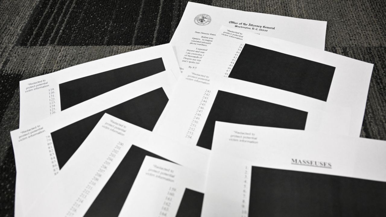 กระทรวงยุติธรรมสหรัฐฯ เริ่มเผยเอกสารคดีเอปสตีนเพื่อลดแรงกดดันทางการเมือง