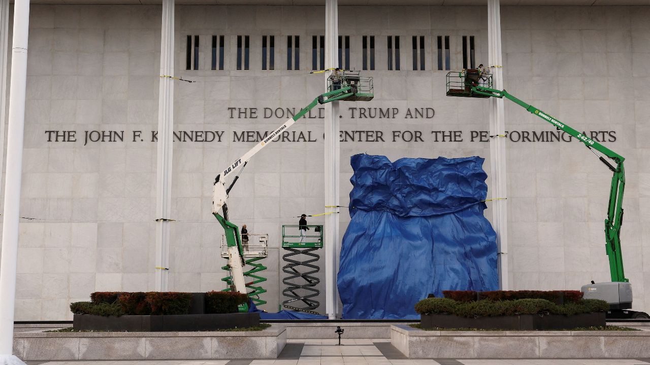 Kennedy Center ประกาศเพิ่มชื่อ 'โดนัลด์ ทรัมป์' บนตัวอาคาร ท่ามกลางเสียงคัดค้าน