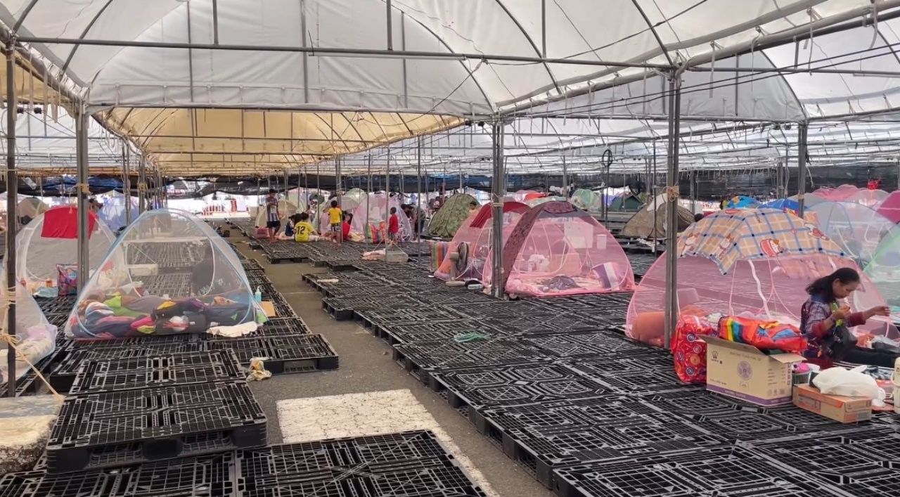 ชาวบุรีรัมย์ทยอยกลับบ้าน หลังสถานการณ์ชายแดนเริ่มคลี่คลาย