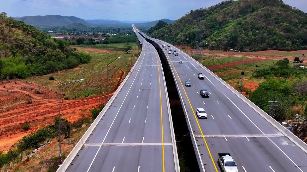 กรมทางหลวงเร่งเปิดมอเตอร์เวย์ M6 บางปะอิน-โคราช ฟรีช่วงปีใหม่