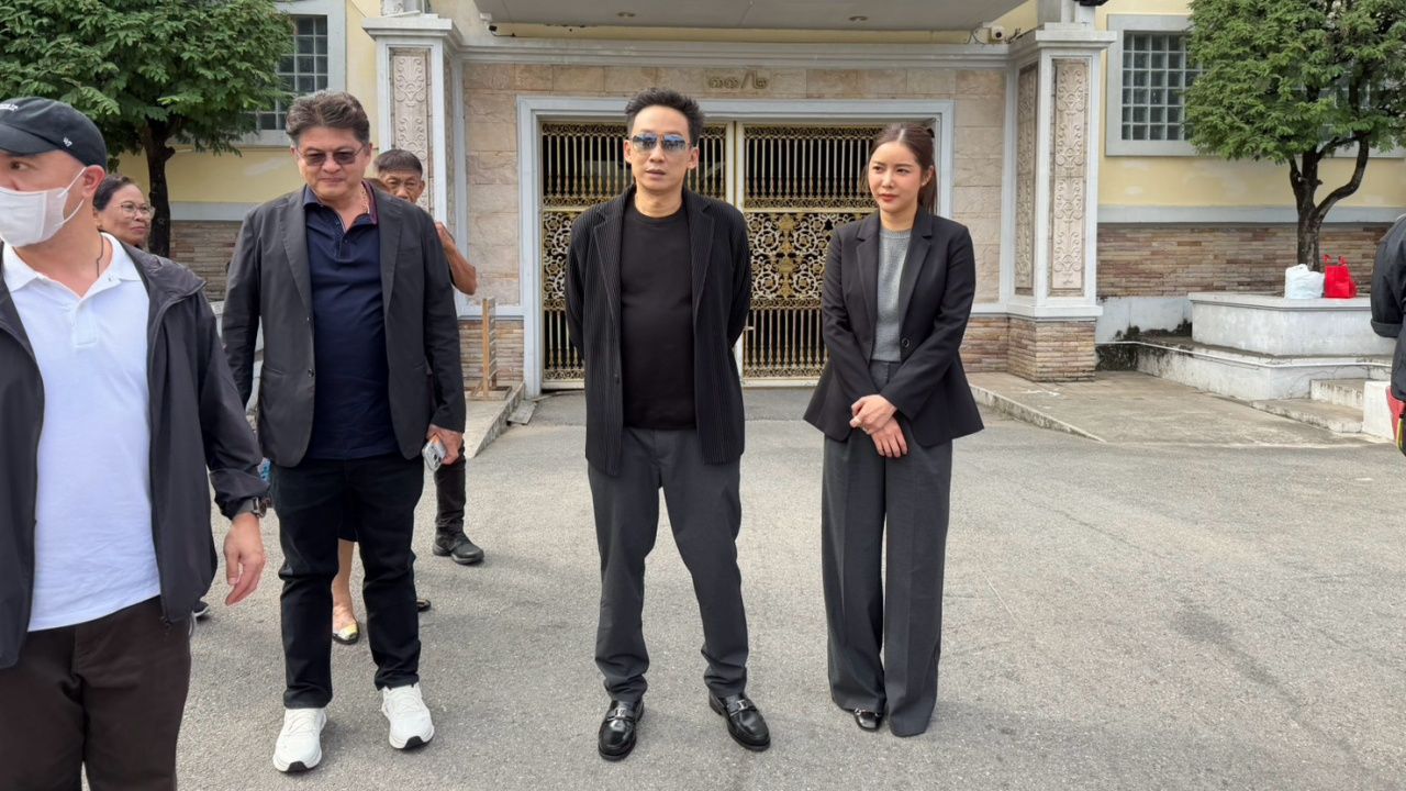 ราชทัณฑ์ยืนยัน "ทักษิณ" อยู่ในสถานะผู้ต้องขังชั้นกลาง "โอ๊ค" เข้าเยี่ยมไม่พูดถึงยุบสภา