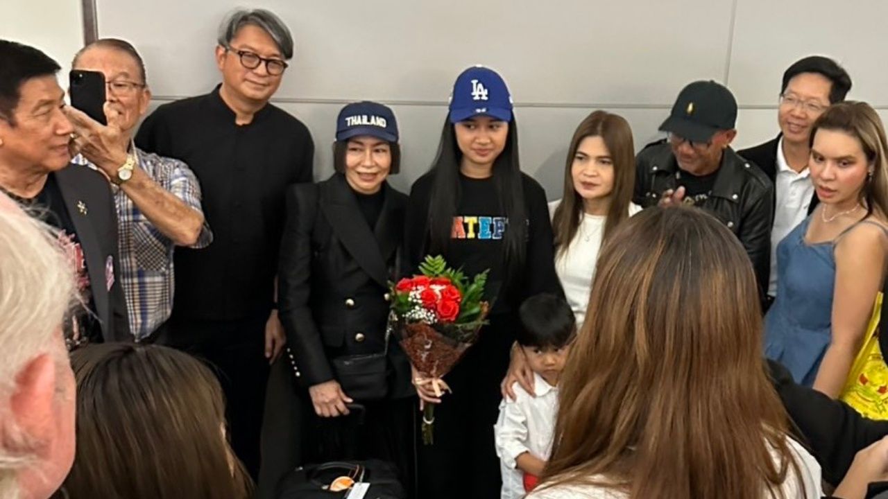"เนเน่ รอยัล" ถึงสหรัฐฯ กงสุลใหญ่ฯ นำชาวไทยไปต้อนรับอย่างอบอุ่น