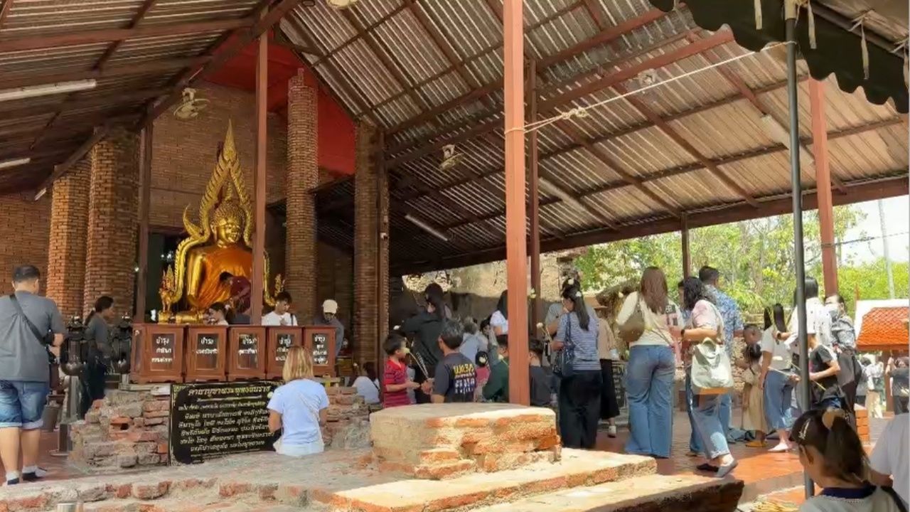 ข่าวฉาวอดีตเจ้าอาวาส ไม่กระทบแรงศรัทธา ประชาชนยังเดินสายทำบุญตามวัด จ.อยุธยา