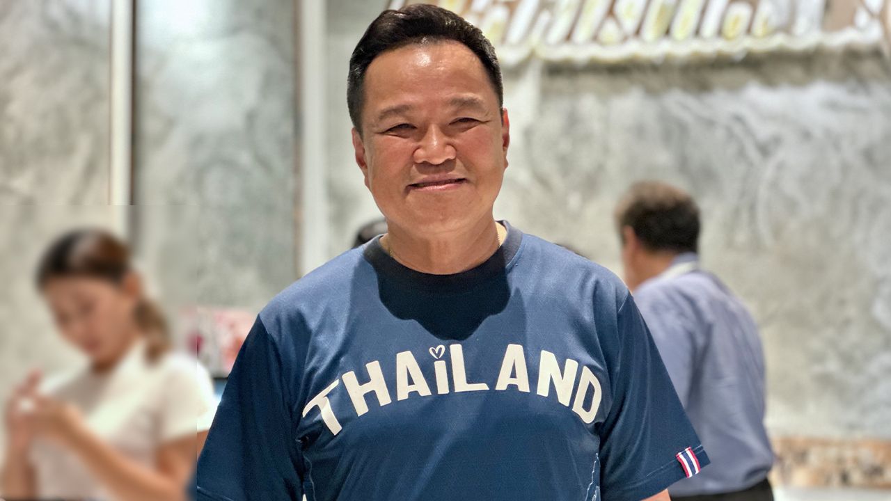 สวมเสื้อทีมไทยแลนด์คอลเลกชั่นพิเศษ ฉลองวันเกิด “อนุทิน” โชว์ห้อย “พระกริ่ง”