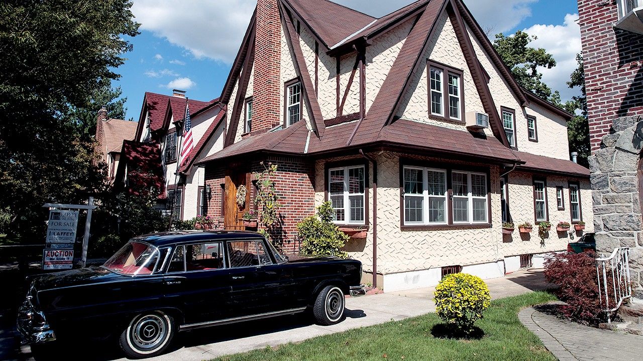 บ้านวัยเด็กของ "โดนัลด์ ทรัมป์" ขายได้แล้วในราคา 63 ล้านบาท