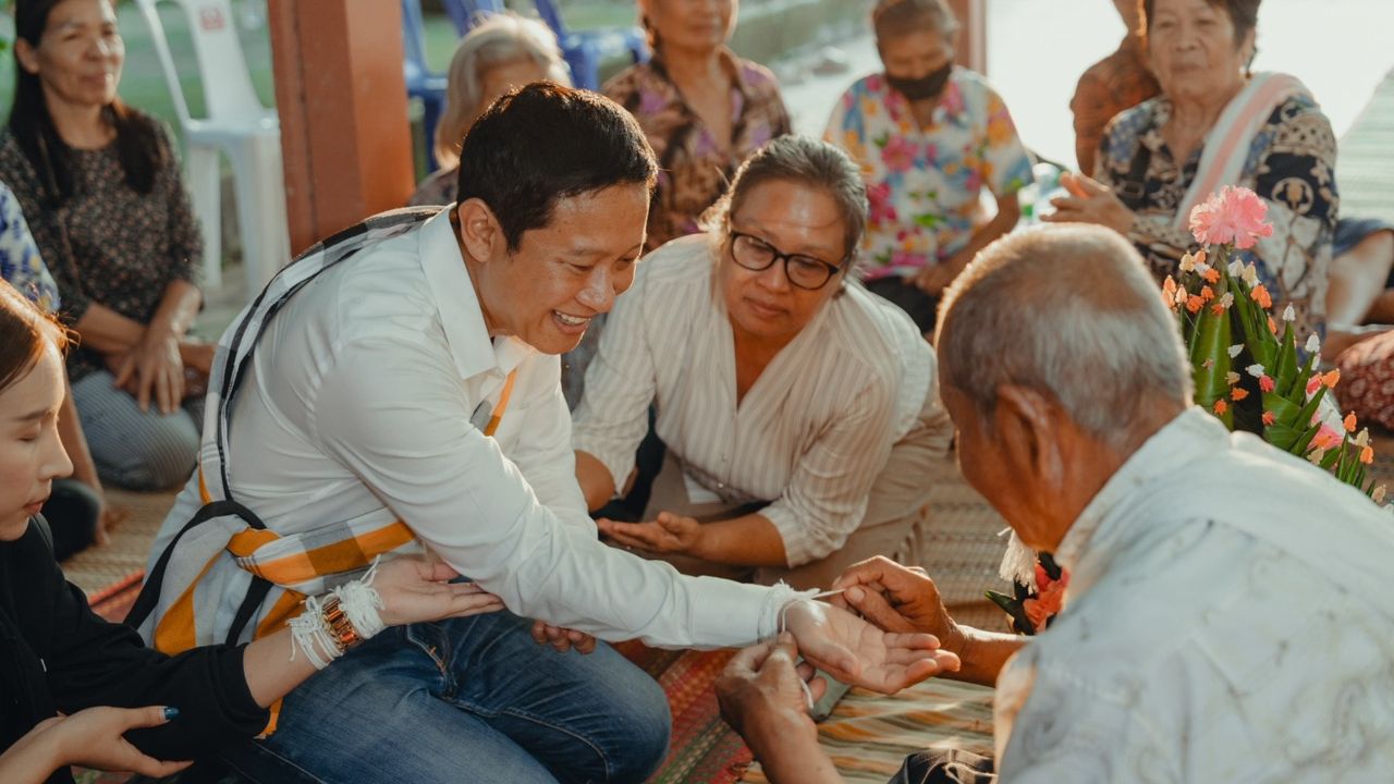 “วัฒนา” ชูเลือกตั้งนายกอบจ.ขอนแก่น พร้อมปั้นอินฟลูเอ็นเซอร์รุ่นเก๋าสร้างรายได้