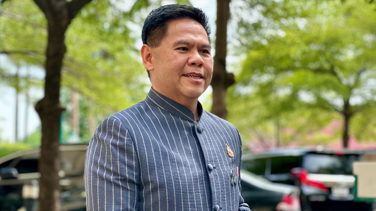 “วราวุธ” สั่ง สมอ. คุมมาตรฐาน โซลาร์ รูฟท็อป ดัน การผลิตเอสเอ็มอี-จ้างงานคนไทย