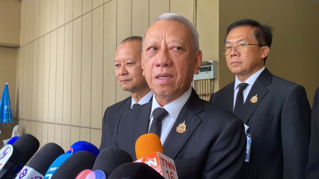 “พิพัฒน์” เหน็บ “ลิซ่า”  อย่าพูดลอยๆ -ม็อบ “สนธิ” จุดติดหรือไม่อยู่ที่เหตุผล