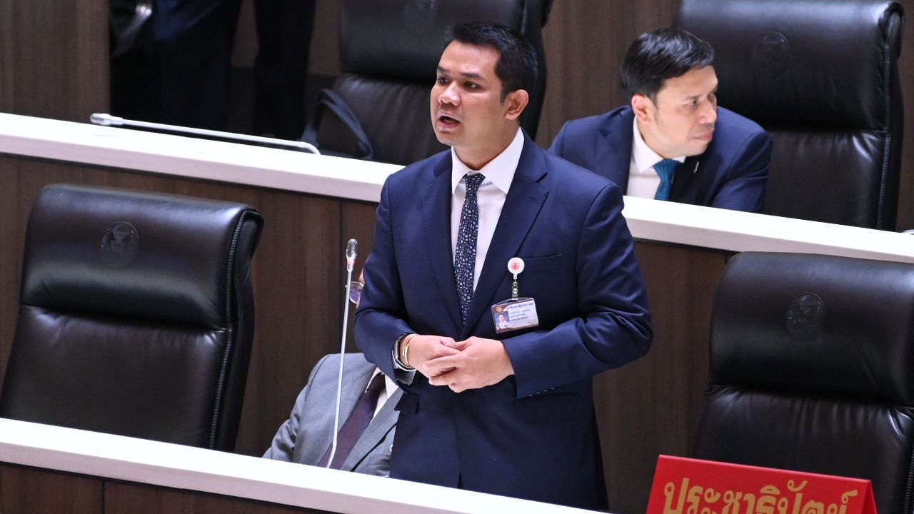 “ชัยชนะ” สับงบฯ มท. 2.27 แสนล้าน จี้ทบทวนระบบบำบัดยาเสพติด-สอบจัดซื้อเสื้อเกราะ 400 ล้าน