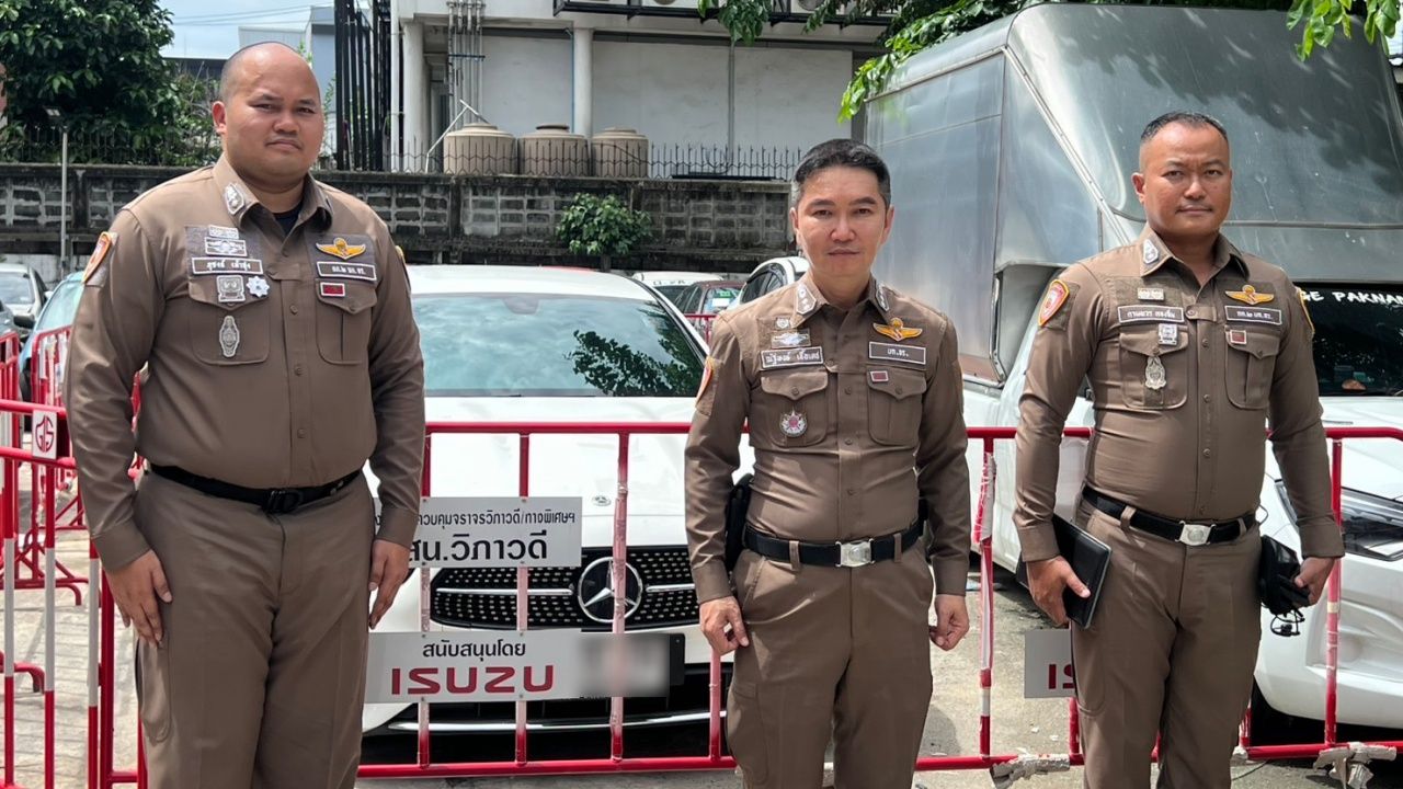ศาลนัด 9 ต.ค. ตัดสินคดี รถเบนซ์ขับย้อนศรถนนวิภาวดี ตำรวจยึดรถไว้เป็นของกลาง