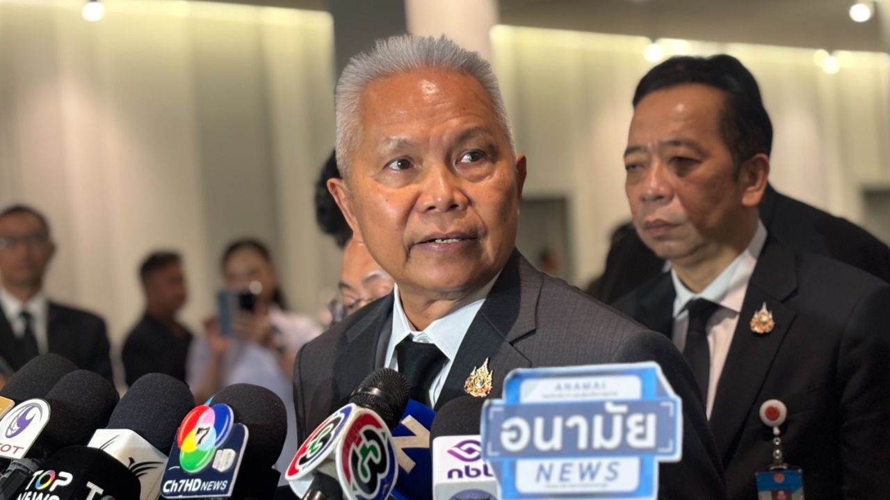 “โสภณ” ย้ำให้ สส. ซื้อข้าวกินเอง หลัง ปชน. โวยประชุมดึกไม่มีข้าวกิน-สั่งห้ามขึ้นป้ายตัวเลขโต้กัน