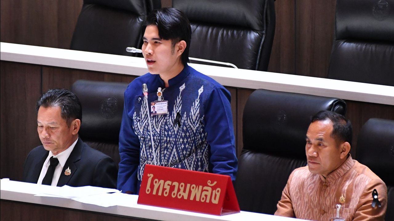 “วสวรรธน์” ฟาดรัฐบาล งบกำลังพล เงินเยียวยา เงินเบี้ยเลี้ยงทหารตัวเล็ก ยังขาด แต่งบนายพลเพิ่ม