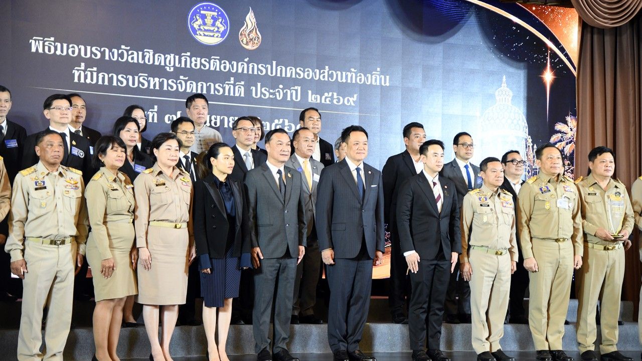 “อนุทิน” ปลุกท้องถิ่นเรียกเชื่อมั่นไม่โกงข้อสอบ บอกไม่ได้ฟัง “สนธิ” ประกาศทวงคืนประเทศ