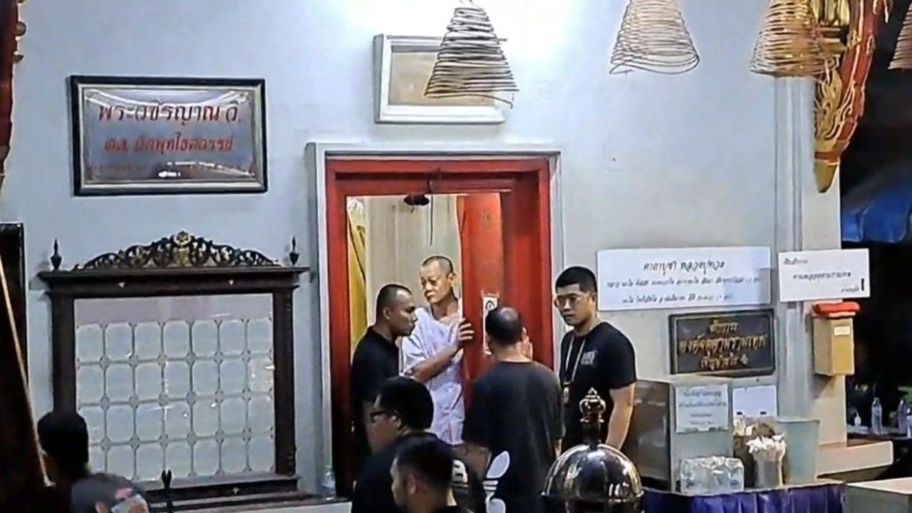 กองปราบลุยกุฏิ “อดีตหลวงพ่ออติโชติ” ตรวจนับของกลาง แค่ 70% ประเมินค่ามากกว่า 20 ล้าน