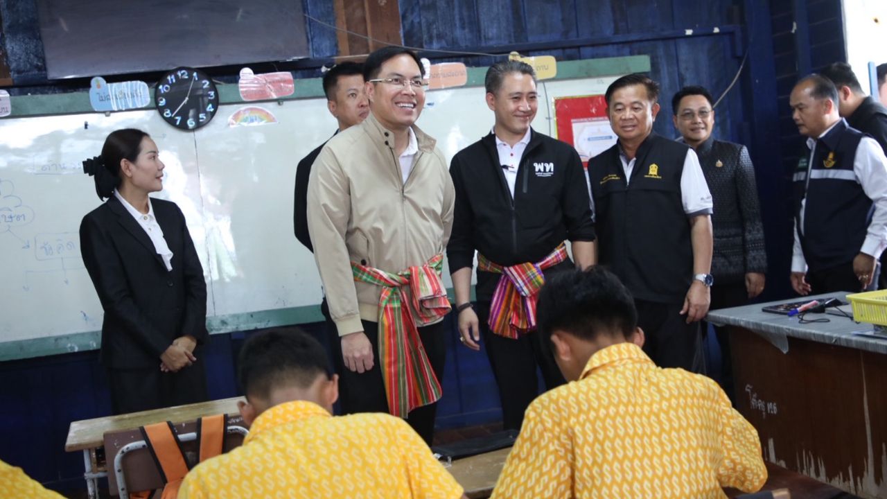 ลุยขอนแก่น เจาะปัญหาโรงเรียนห่างไกล “อัครนันท์” ชี้ตรวจราชการ ต้องไปช่วยลดปัญหา