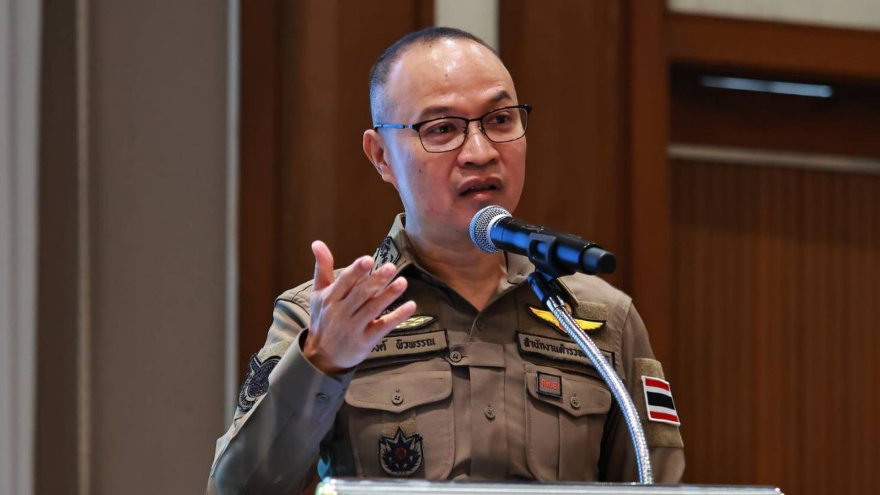 โฆษก ตร. ยัน หมายแดง “บอส อยู่วิทยา” ยังไม่ยกเลิก สตม.ไม่พบข้อมูลกลับเข้าไทย