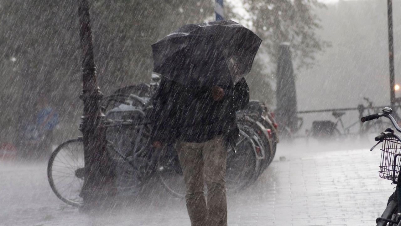 กรมอุตุฯ ประกาศฉบับ 12 เตือนไทยจะมีฝนเพิ่มขึ้น ระวังฝนตกหนักถึงหนักมากบางแห่ง