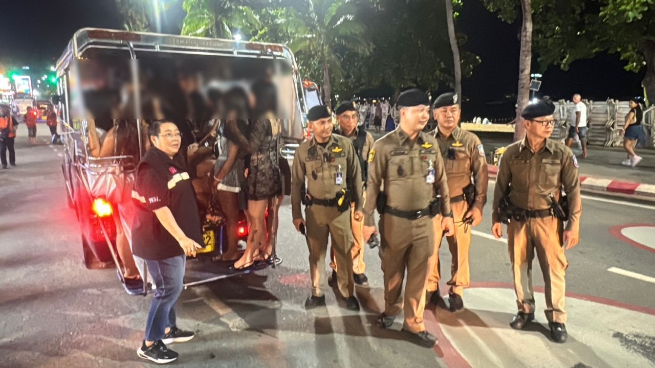 ตร.พัทยาจับจริงสาวไทย-ต่างชาติ พฤติกรรมส่อลอบค้าประเวณี เตรียมรับทัพเรือสหรัฐ 5,000 นาย