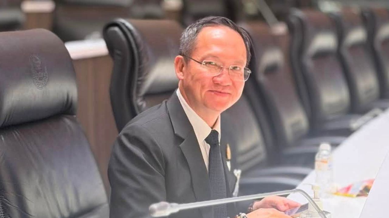 “อัครเดช” ซัดพรรคประชาชน จุดกระแสคดีฮั้ว สว. หวังดิสเครดิตรัฐบาลหลังแพ้เลือกตั้ง