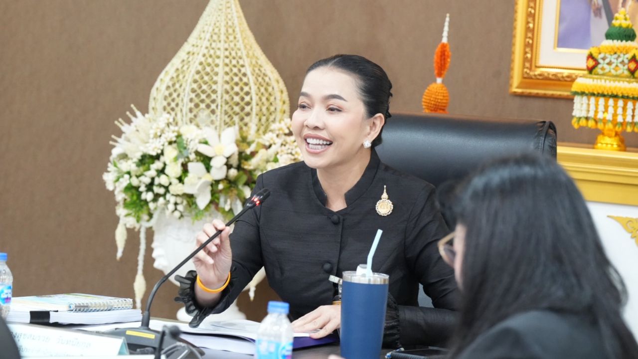 “สุขสมรวย” ถกบอร์ด กทบ. เคาะงบพันล้าน SML พลัส อัดฉีดไทยช่วยไทย 743 ล้าน หนุนเศรษฐกิจฐานราก