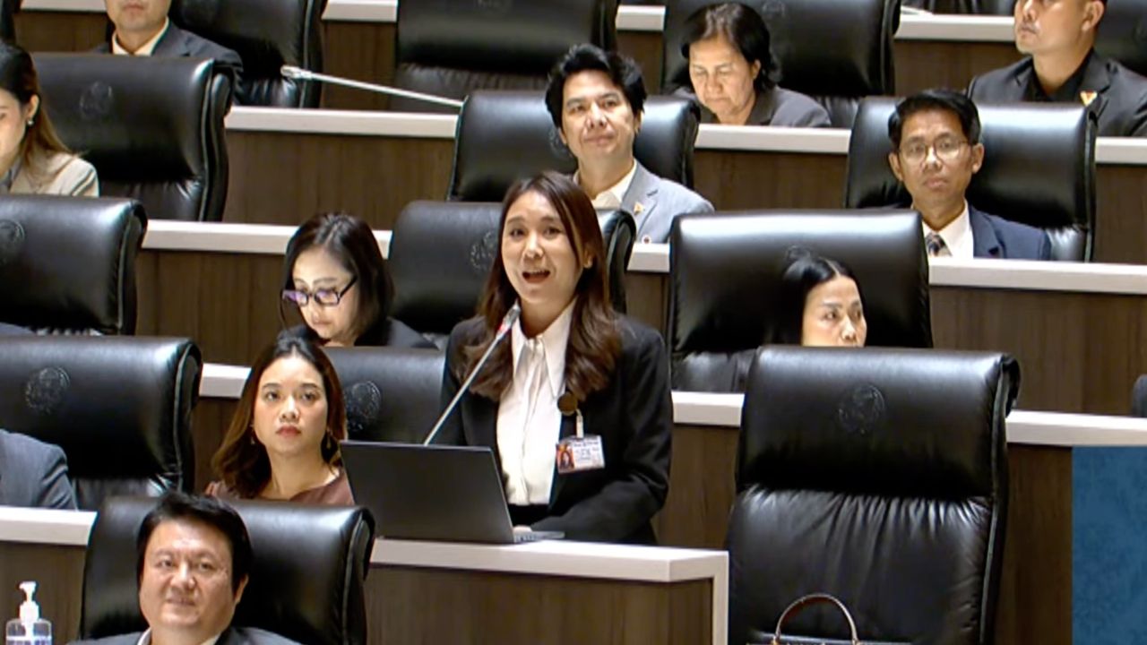 “ไหม” เตือนกู้ 4 แสนล้าน ทำหนี้สาธารณะจ่อ 70% จี้ ป.ป.ช. จับตาใช้งบใกล้ชิด