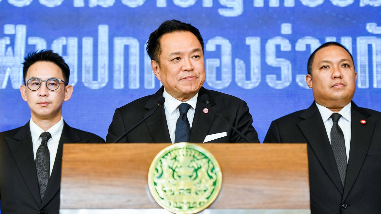 “อนุทิน” ยัน ไร้เหตุประชาชนถูกยิงจาก ฮ.ทหาร รับต้องปรับปรุงการข่าว